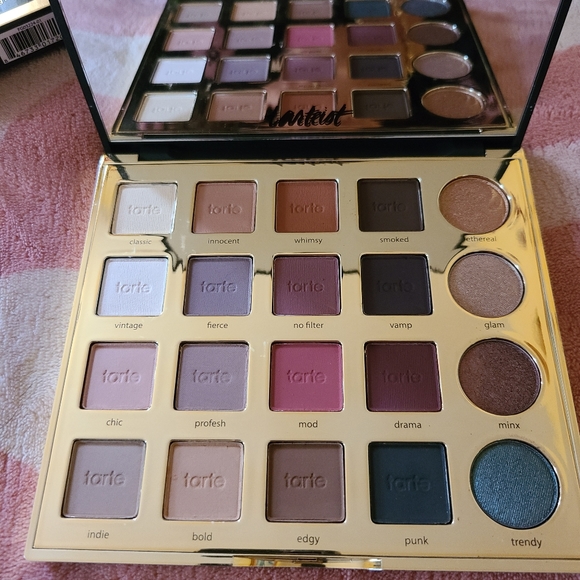 Make up bundle - Picture 3 of 10